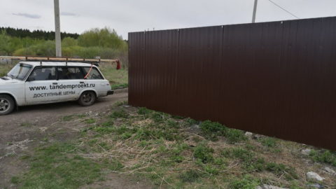 Забор из профнастила в СНТ Залив-2, 196 пог.м